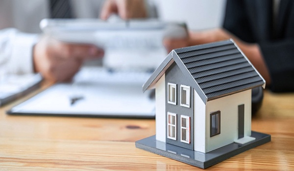 Furnished luxury apartment available for rent in a Prestige community